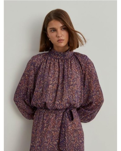 Vestido estampado con mangas acampanadas