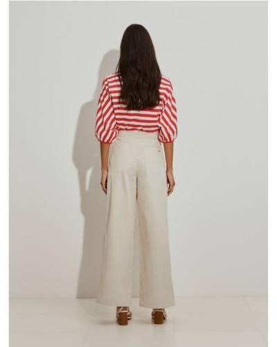 Pantalón ancho con pliegues