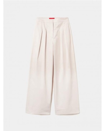 Pantalón ancho con pliegues