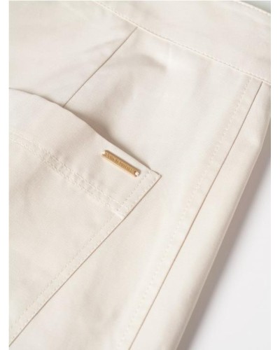 Pantalón ancho con pliegues