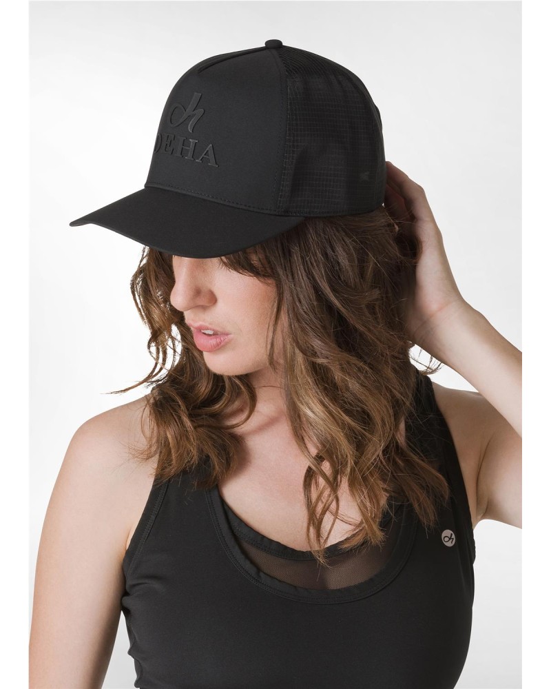 GORRA NEGRA CON LOGO