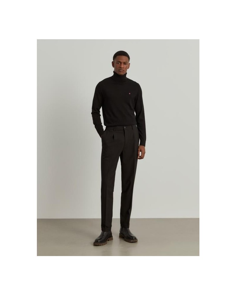 Pantalón regular fit con pinzas